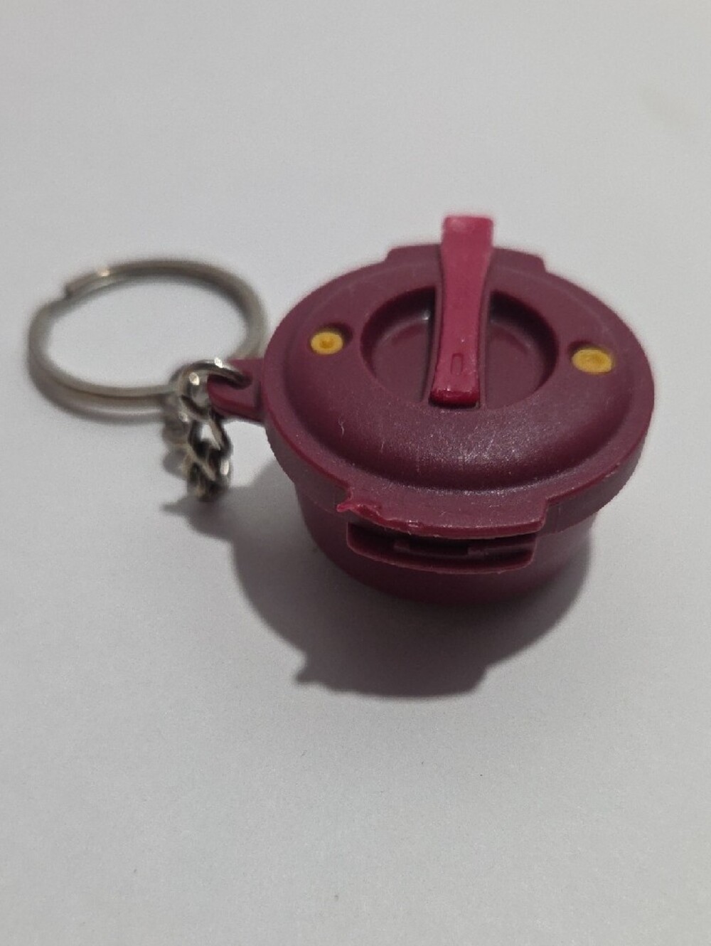 Mini Tupperware Container Keychain - Picture 2 of 4
